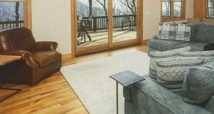 Sapphire Valley Resort House Fantastic View - 4 Bedrooms/3 Full Baths, Sleeps 8