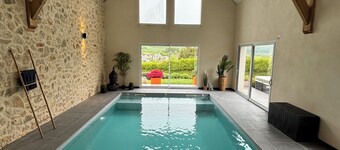 « Les Deux Piliers » Villa Avec Piscine au Beau Milieu de la Vallée Champenoise