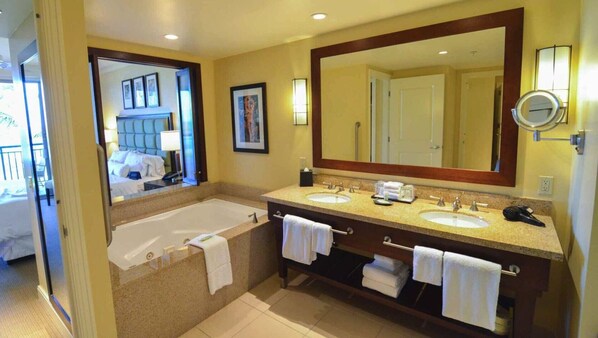 Whirlpool, Haartrockner, Handtücher, Seife