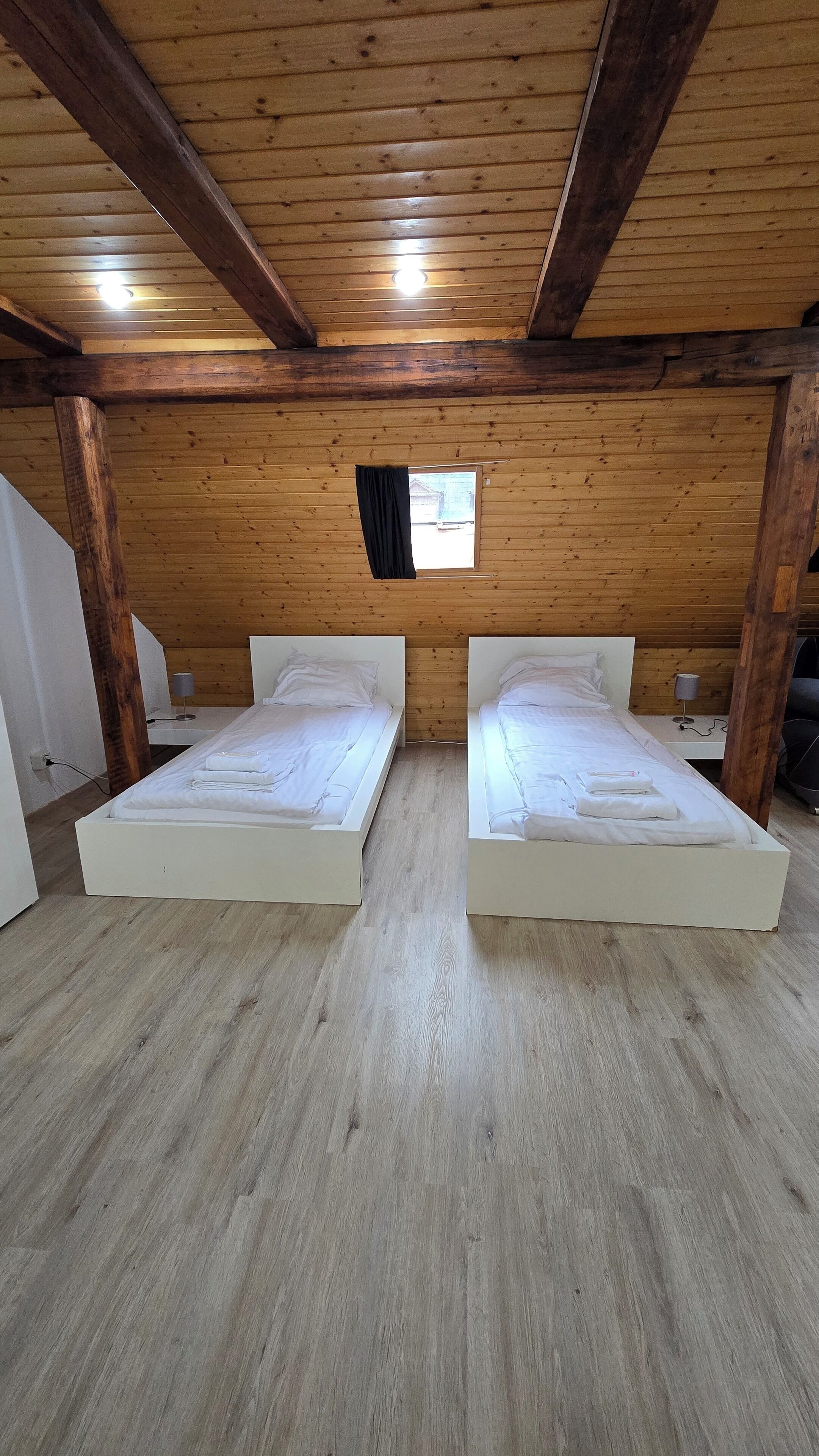 Bügeleisen/Bügelbrett, Reisekinderbett, WLAN, Bettwäsche