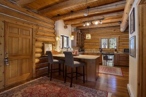 Fridge, microwave, oven, stovetop - Great mountain log home - 30 Day Rental (Breckenridge)