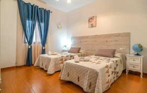 4 عدّة غرف نوم وسرير سفر وواي فاي مجانًا وملاءات أسرّة