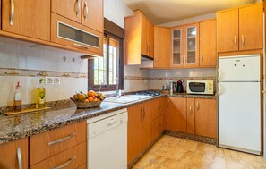 Refrigerador, microondas, parrilla de estufa y lavavajillas 