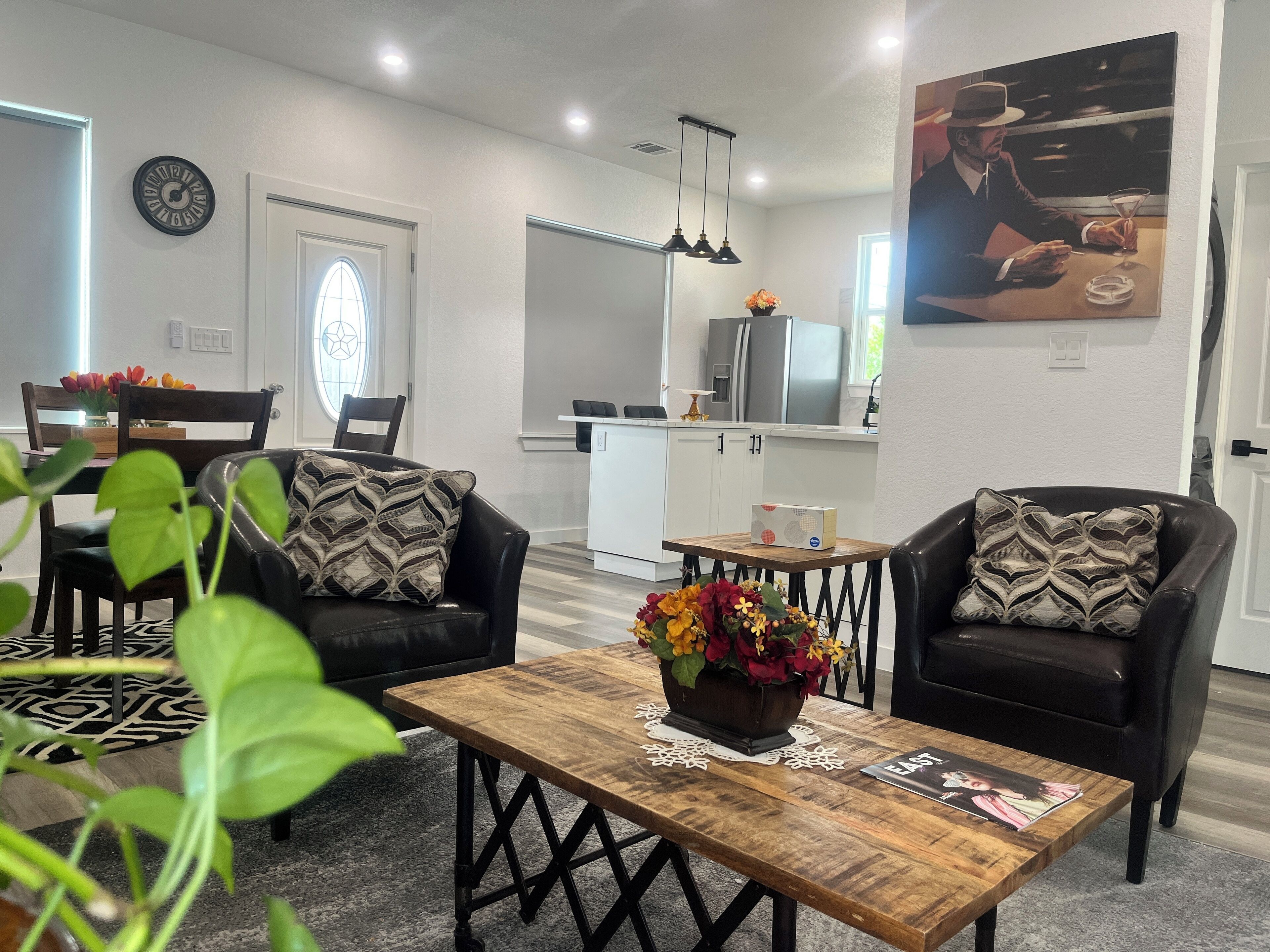 Quaint Bungalow Downtown