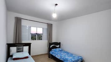 5 bedrooms, free WiFi, bed sheets