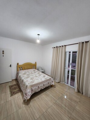 5 habitaciones, wifi gratis y ropa de cama