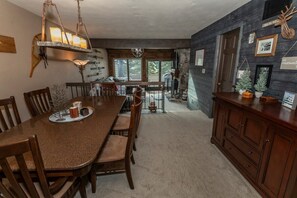 Dining - Ski In / Ski Out Condo in Sunridge with Private Hot Tub (Champion)