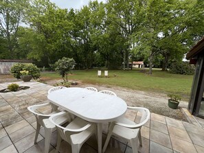Outdoor dining - 105 - Superb house with its large green park (ST VIVIEN DE MEDOC)