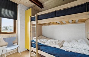 3 bedrooms, free WiFi - Cozy home in Harboøre with WiFi (Harboøre)