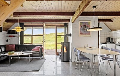 Cozy home in Harboøre with WiFi