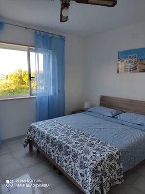 2 bedrooms, iron/ironing board, bed sheets