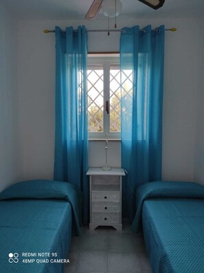 2 bedrooms, iron/ironing board, bed sheets
