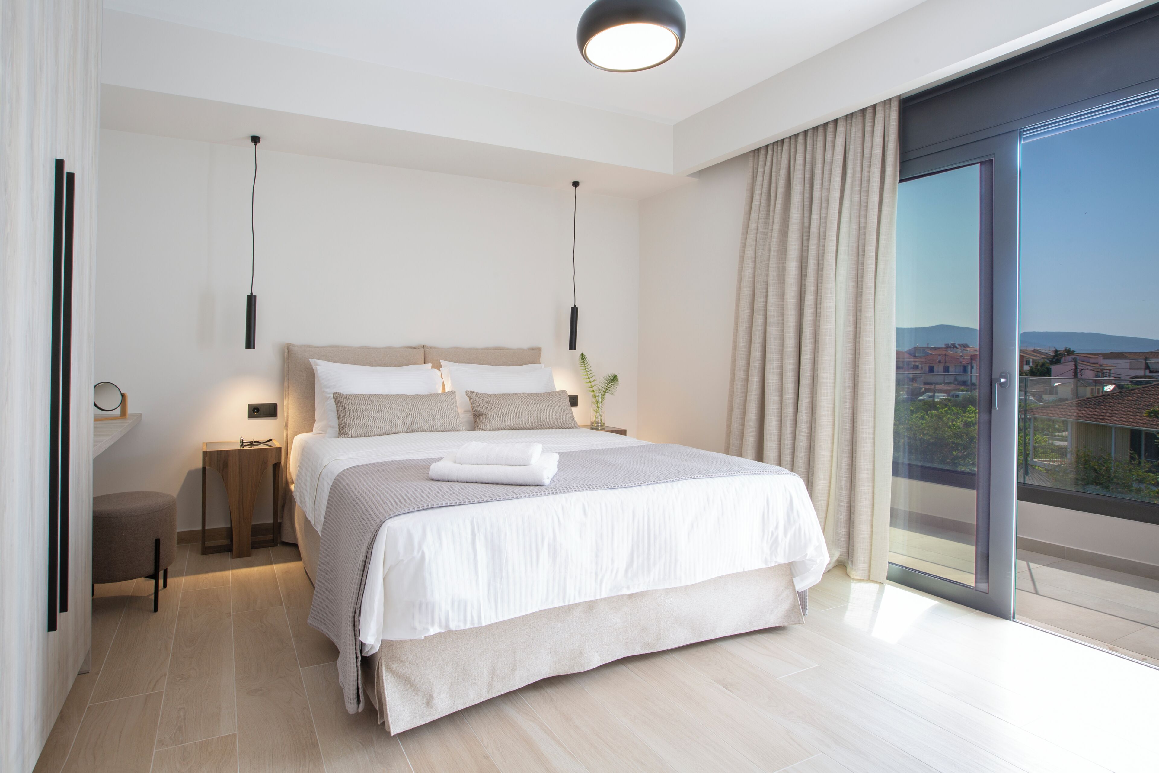 Suite, 2 Bedrooms | Cadar kapas Mesir, peralatan tempat tidur premium, gebar bulu kapas 