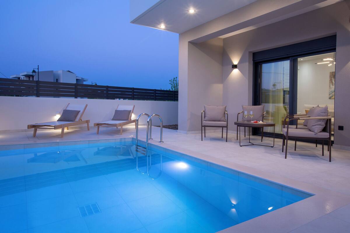 Suite, eigener Pool | Wohnbereich