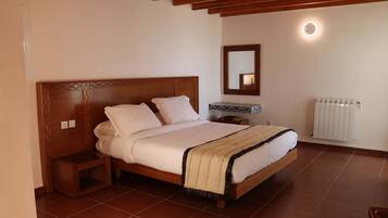 1 bedroom, premium bedding, minibar, laptop workspace