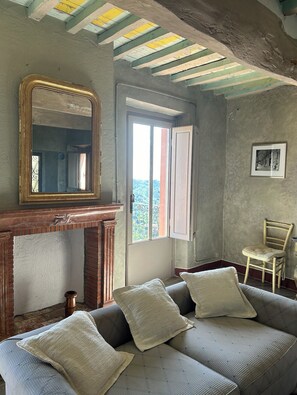 Fireplace - Elegant artistic house (Toscana)
