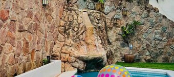 Gorgeous 4 bedroom 5 bed Mini Mansion
With Pool
