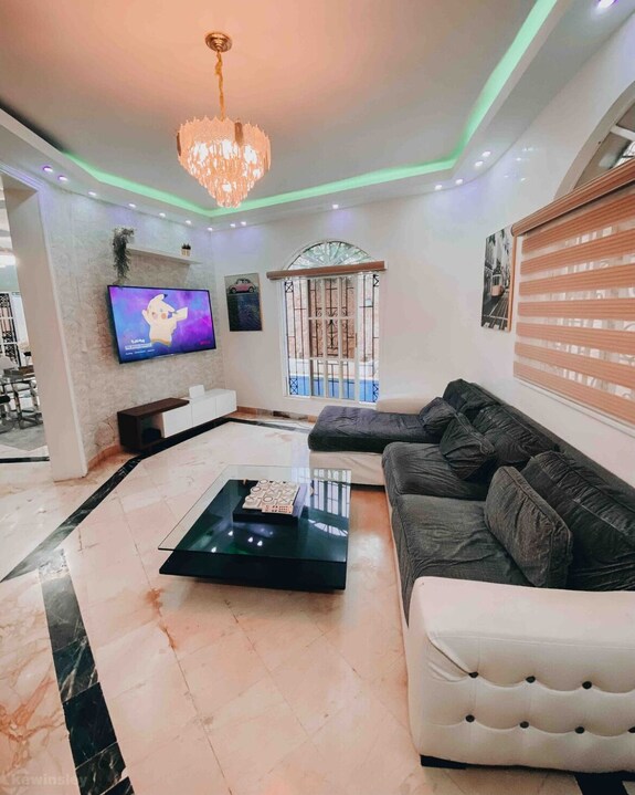 Gorgeous 4 Bedroom 5 Bed Mini Mansion With Pool - Caribe