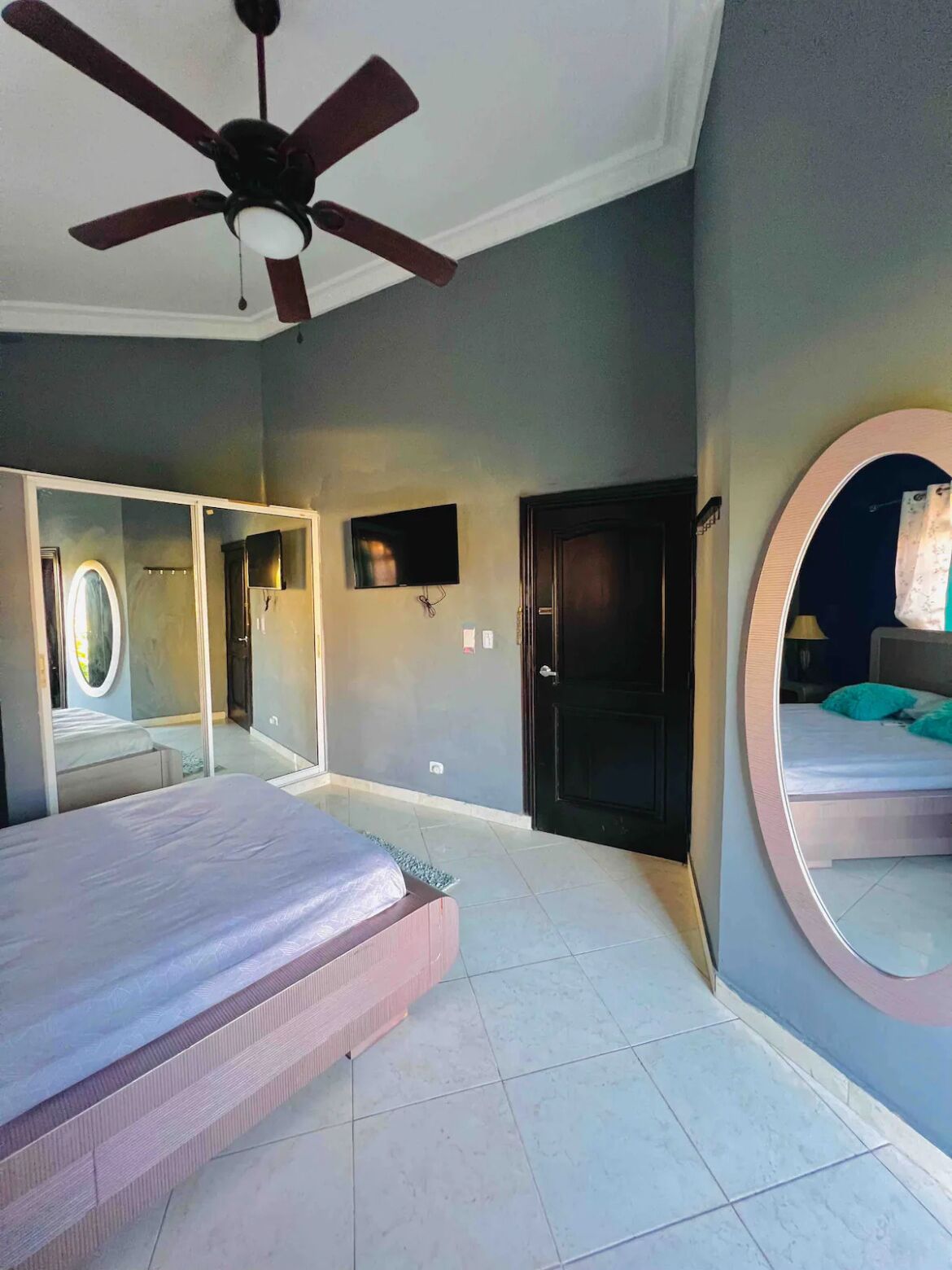 4 bedrooms, iron/ironing board, free WiFi, bed sheets