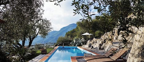 Piscina all'aperto