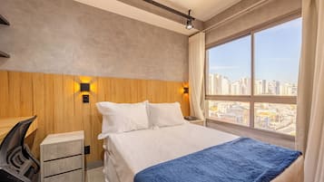 Estúdio luxo, vista para a cidade | Individualmente decorados, individualmente mobiliados, escrivaninha