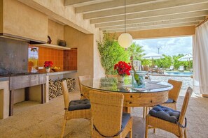 Outdoor dining - Country House 'Son Puca 1' with Private Pool, Wi-Fi and Air Conditioning (Illes Balears)