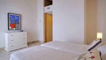 5 bedrooms, free WiFi, bed sheets