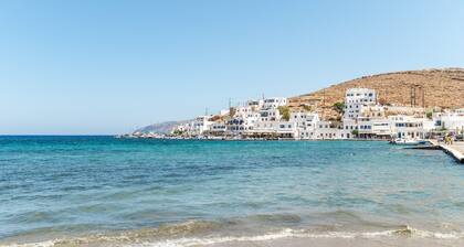 Apartment 'Vrahos Tinos' with Shared Terrace, Wi-Fi and Air Conditioning