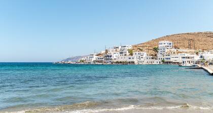 Apartment 'Vrahos Tinos' with Shared Terrace, Wi-Fi and Air Conditioning