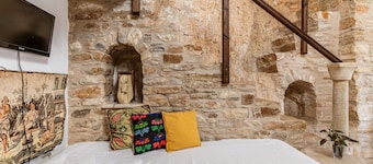 Apartment 'Vrahos Tinos' with Shared Terrace, Wi-Fi and Air Conditioning