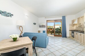 Interior - Apartment 'Lazulite - Sardinia Vacation' with Shared Pool, Wi-Fi and Air Conditioning (Murta Maria)