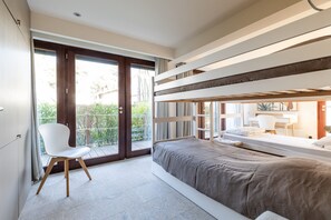 5 slaapkamers, een strijkplank/strijkijzer, gratis wifi