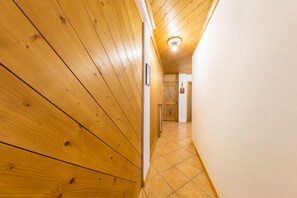 Interior - Apartment 'Casa Lita E Jay A Vinigo' with Mountain View, Private Terrace and Wi-Fi (Vinigo)