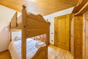 2 habitaciones, wifi gratis y ropa de cama 