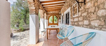 Ferienhaus 'Can Favo' mit Bergblick, privatem Pool und Klimaanlage
