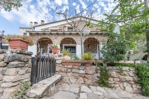 Exterior - Holiday Home 'Can Favo' with Mountain View, Private Pool and Air Conditioning (Copons)