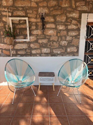 Casa de vacaciones 'Can Favo' con vistas a la montaña, piscina privada y aire acondicionado