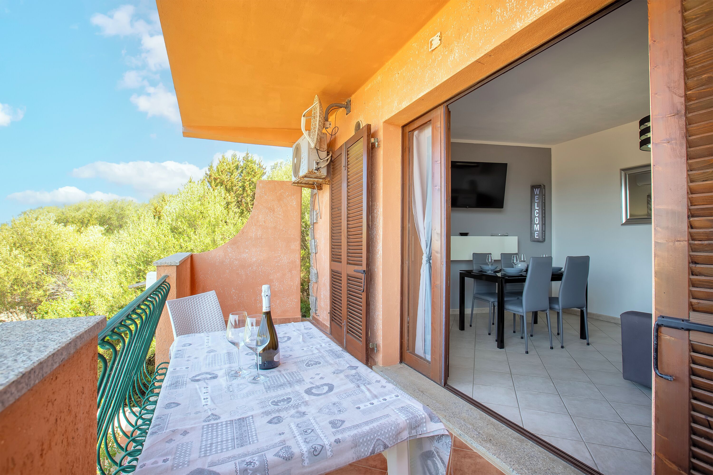 屋外ダイニングエリア