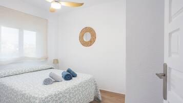 2 slaapkamers, een strijkplank/strijkijzer, gratis wifi, beddengoed