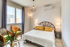 Fer et planche à repasser, Wi-Fi gratuit, draps fournis