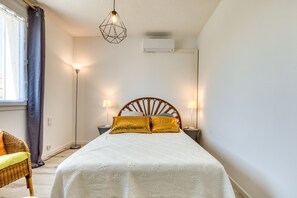 Bügeleisen/Bügelbrett, kostenloses WLAN, Bettwäsche