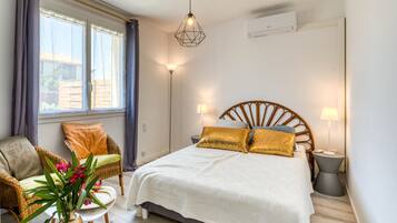 Iron/ironing board, free WiFi, bed sheets