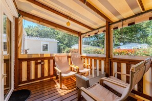 Property grounds - Mobile Home 'Mobilhome 282 Grand Confort' with Private Terrace, Garden, and Air Conditioning (Gastes)