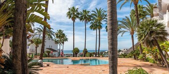 Apartment 'Fuente De La Duquesa' with Sea View, Wi-Fi and Air Conditioning