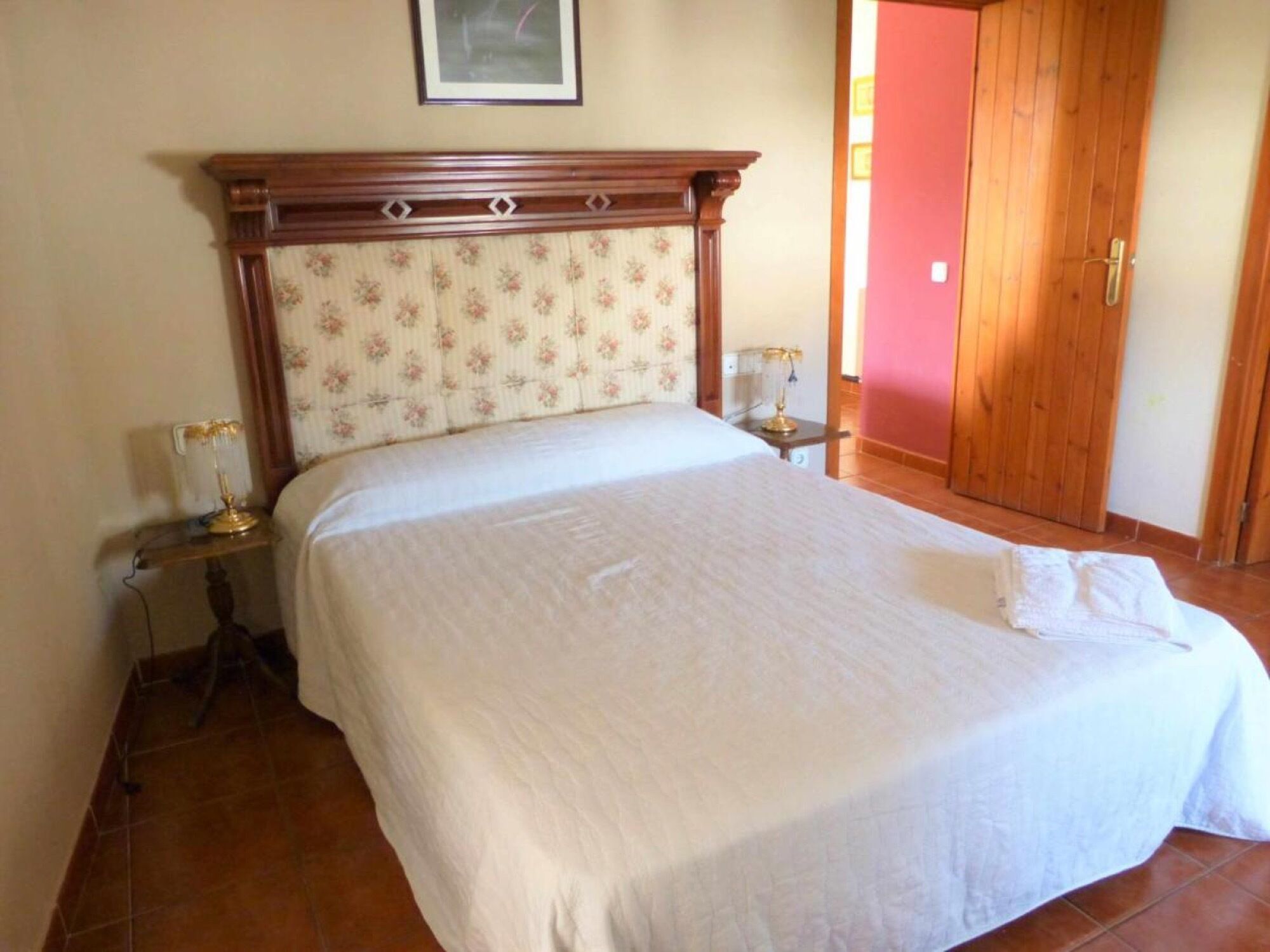 5 bedrooms, bed sheets