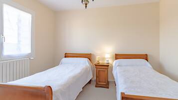 2 chambres, fer et planche Ă repasser, Wi-Fi, draps fournis