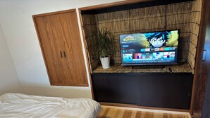Chambre de base avec lits jumeaux