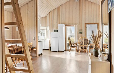 Nice home in Harboøre with kitchen