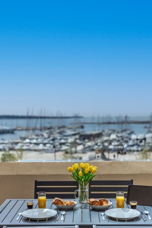 Outdoor dining - DUPLEX SPLENDIDE, TERRASSE VUE MER A3B047 (Cannes)