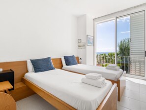 4 chambres, fer et planche à repasser, accès Internet, draps fournis